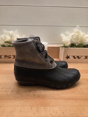 Sperry Women's Saltwater Duck Boots Gray Leather Black Rubber Womens Size 8